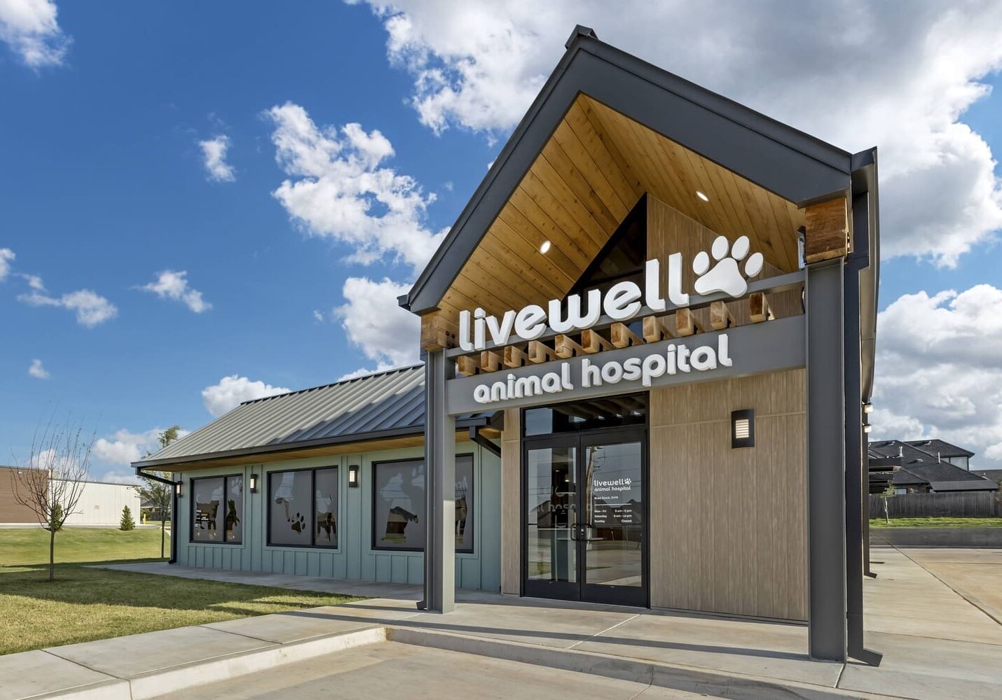 An exterior shot of Livewell Animal Hospital of Edmond